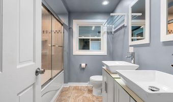 4710 W CAPITOL Dr, Appleton, WI 54913