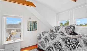 7 Carroll Ave 2, Newport, RI 02840