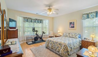 8 Spout Ter, Barnegat, NJ 08005
