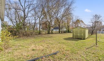 304 E Cofield St, Aurora, MO 65605