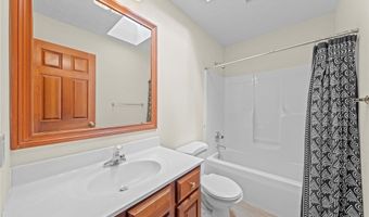 275 Camden Ln, Aurora, OH 44202
