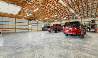 15006 Leavenworth Rd, Basehor, KS 66007