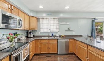 61 Metropolitan Ave, Cranston, RI 02920