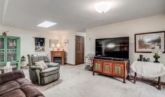 18345 Nottingham Ct, Basehor, KS 66007