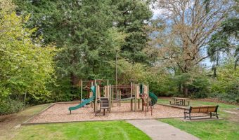 2350 NW OAK KNOLL Pl, Beaverton, OR 97006