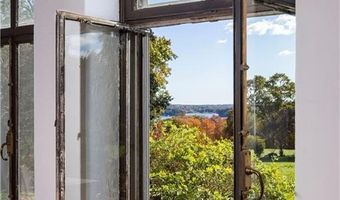 2180 Tower Hill Rd, North Kingstown, RI 02874