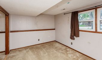 202 11th Ave NW, Altoona, IA 50009