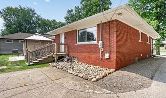 426 N Main St, Almont, MI 48003