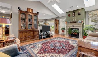 16 Sunview Cir, Arden, NC 28704
