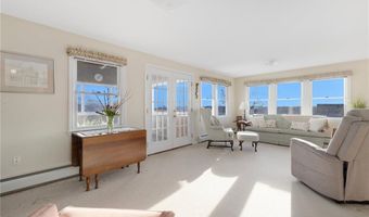 110 HOUSTON Ave, Narragansett, RI 02882