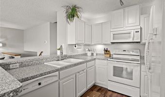 6433 158th St W, Apple Valley, MN 55124