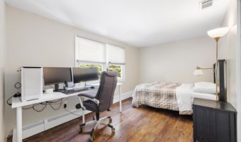140 Idlebrook Ln, Aberdeen, NJ 07747