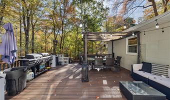 19 Apple Blossom Ct, Airmont, NY 10952
