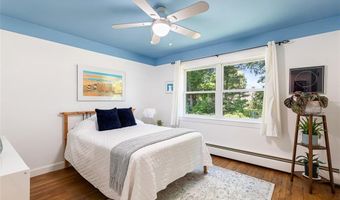 71 Primrose Hill Rd, Barrington, RI 02806