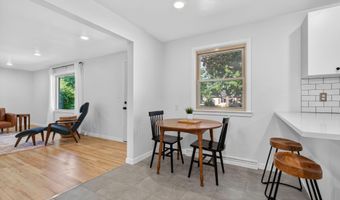 2206 N MCDONALD St, Appleton, WI 54911