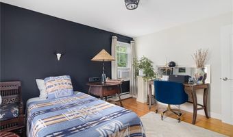 17 Lee St, Cranston, RI 02920