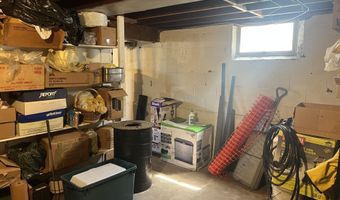 571 Hopping Rd, Belford, NJ 07718