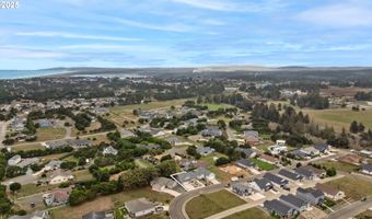 822 SPYGLASS Dr, Bandon, OR 97411