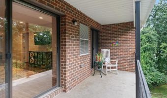 2900 Shipmaster Way #302, Annapolis, MD 21401
