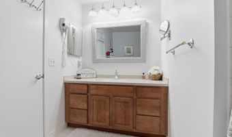2102 CHESAPEAKE HARBOUR Dr E, Annapolis, MD 21403