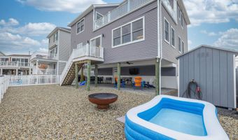 240 Fernwood Dr, Bayville, NJ 08721