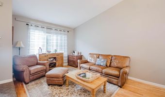 15 W Meadow Dr, Albany, NY 12203