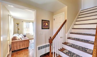 11 Pine Ave, Barrington, RI 02806