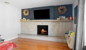 30 Oak Grove Blvd, North Providence, RI 02911