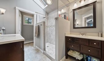 32 Wellesley Dr, Bedford, NH 03110