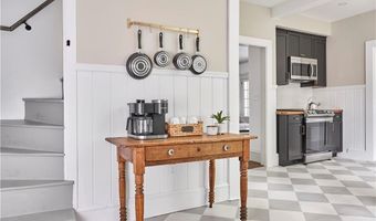44 State St 2, Bristol, RI 02809