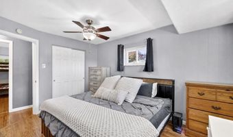 9828 Whitcomb Ln, Affton, MO 63123