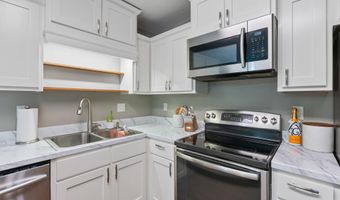 509 Sharon Oaks Ct, Benton, AR 72019
