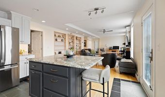 24 Pleasant St, Bangor, ME 04401
