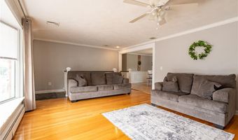 14 Wenscott Ln, North Providence, RI 02904