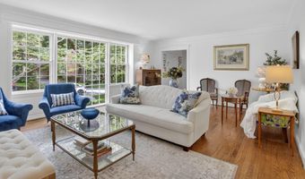 5973 SEARL Ter, Bethesda, MD 20816