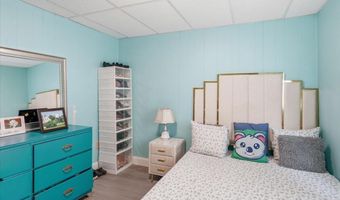 64 Hyde St, Burlington, VT 05401