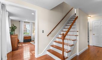 20 Terrace Dr, Barrington, RI 02806