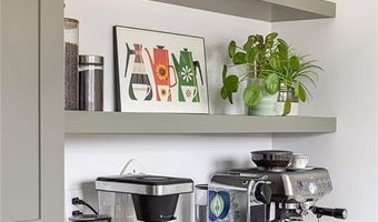 01 Sanctuary Ln, North Kingstown, RI 02852