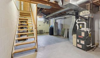 4403 W Riverview Dr, Alma, MI 48801