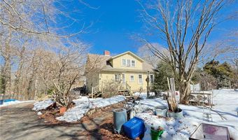 29 N Lake Dr, Barrington, RI 02806