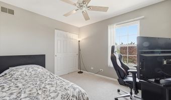1 Regal Ct, Algonquin, IL 60102