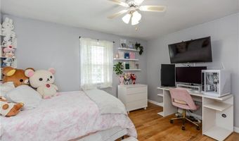 7 Oakcrest Dr, North Providence, RI 02904