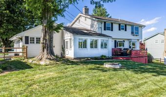 3146 CLUB Dr, Allentown, PA 18103