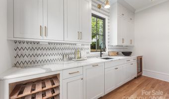 4021 Ridgecrest Ave, Charlotte, NC 28211