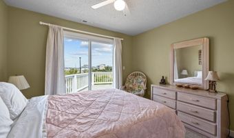 105 Island Quay Ct, Atlantic Beach, NC 28512