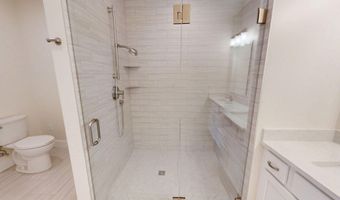 4 Longview Dr 204, Atkinson, NH 03811