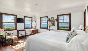 8 Taylor's Ln N, Little Compton, RI 02837