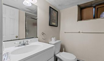 21 Slocum St, Newport, RI 02840