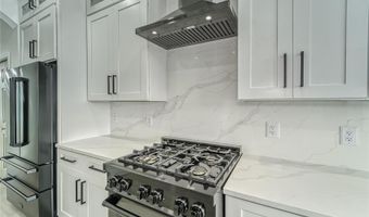 5718 SEA TURTLE Pl, Apollo Beach, FL 33572