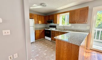151 Shelter Rock Rd 17, Danbury, CT 06810